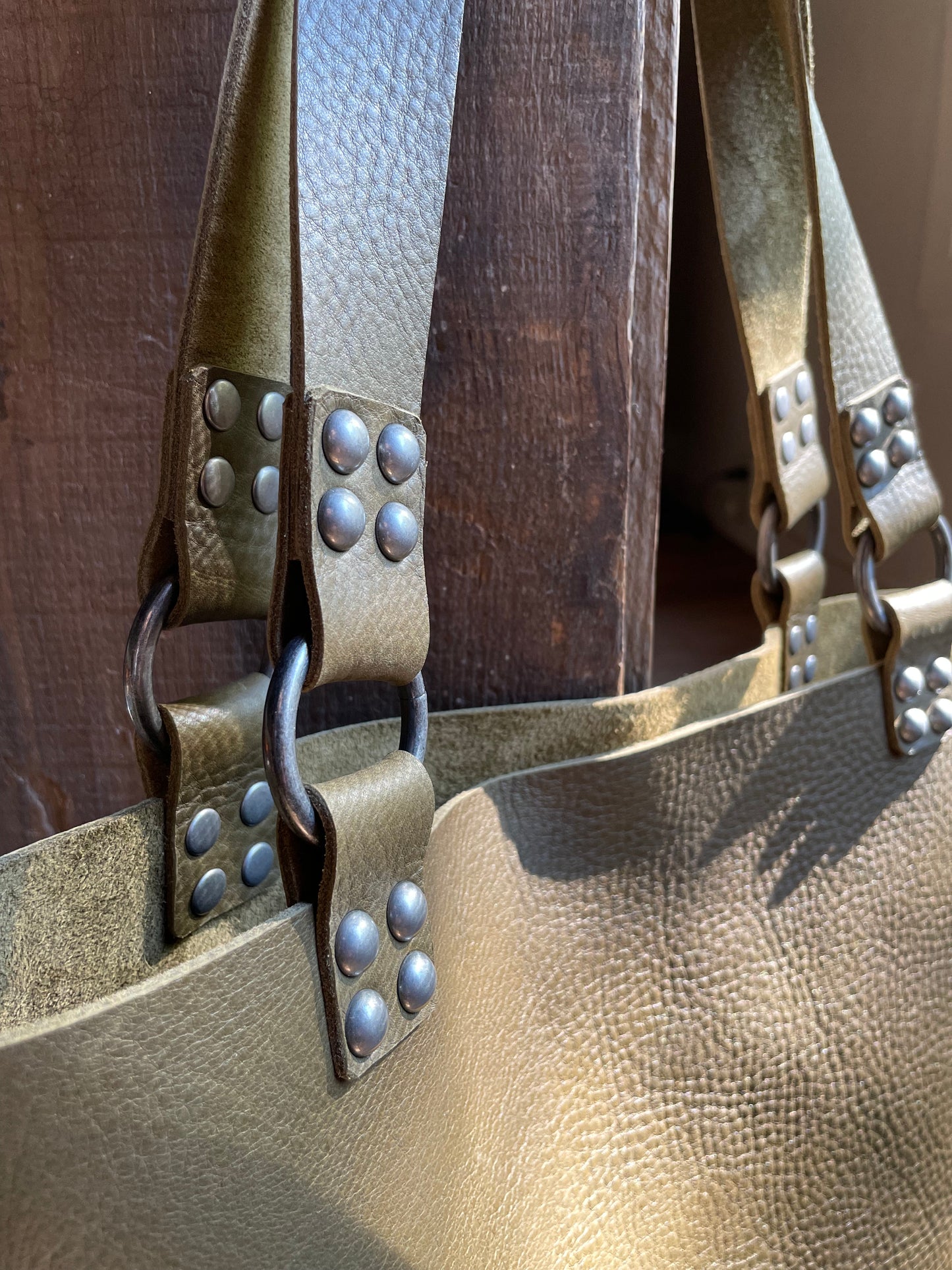 Medium Tote - Olive