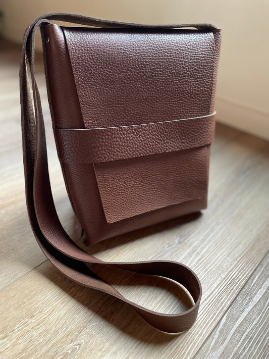 Medium Messenger Bag (Crossbody or Shoulder) - Chestnut