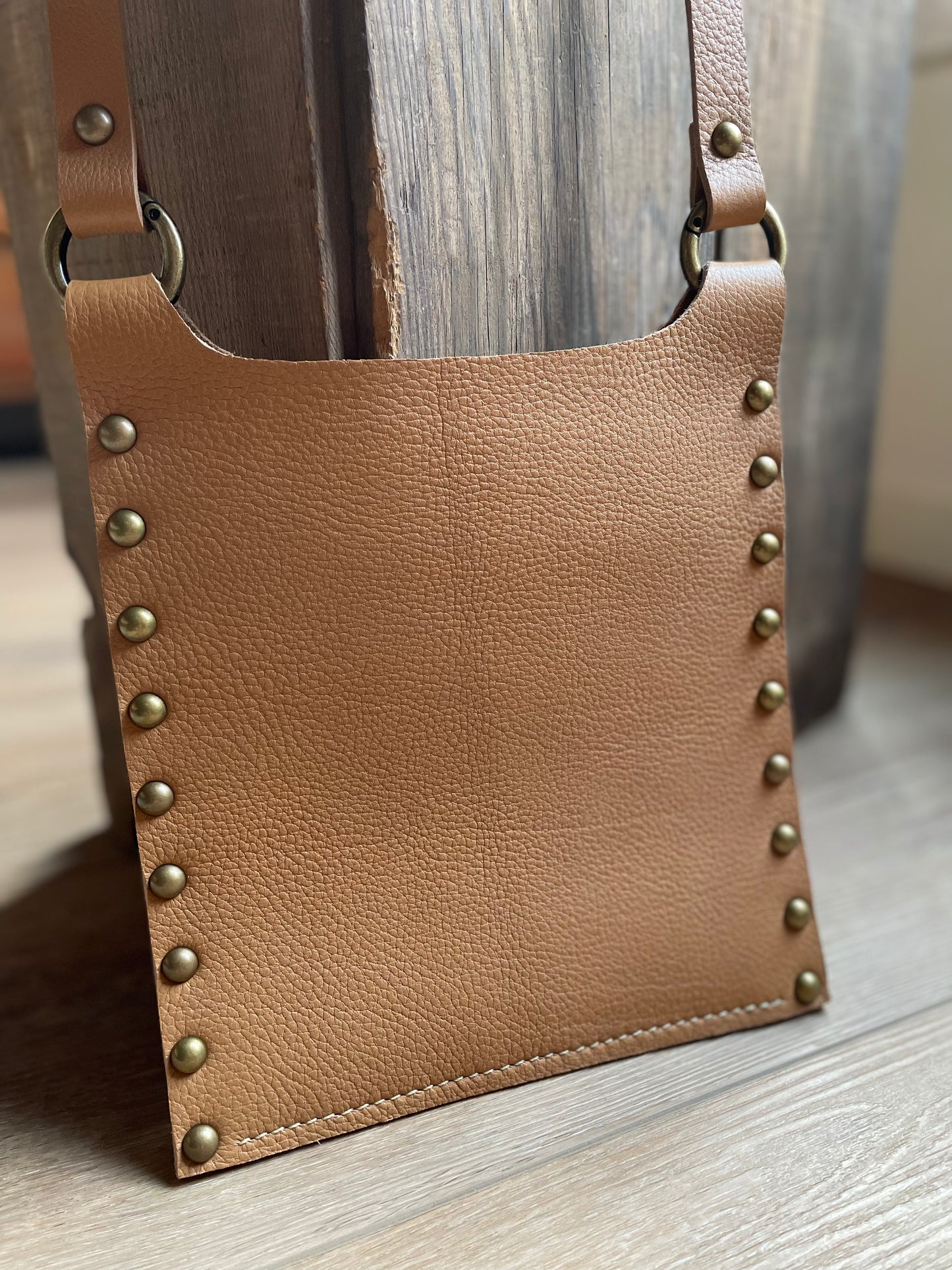 Small Minimalist Flat Crossbody - Sand