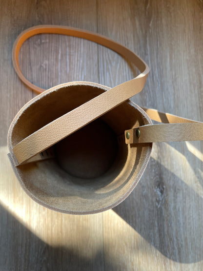 Small Bucket Crossbody - Tan Bullhide with rivets