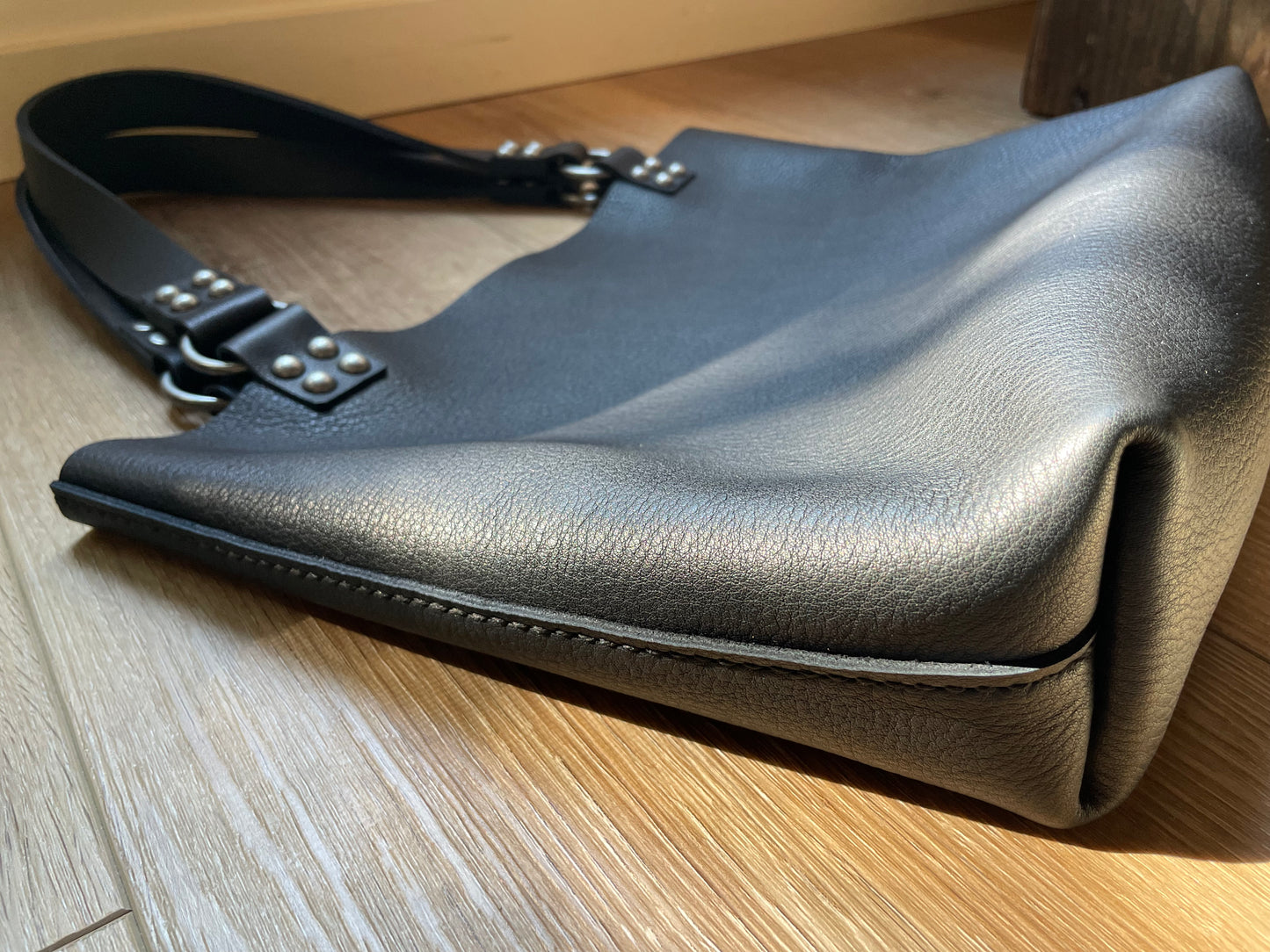 Medium Tote - Black