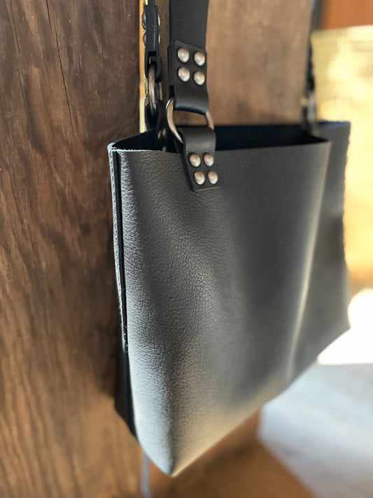 Medium Tote - Black