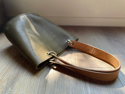 Medium Oval bottom Bag - Olive & Tan