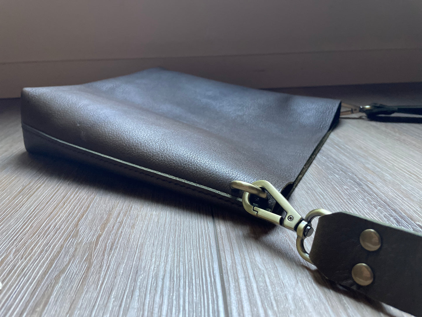Medium Super Soft Bucket, Crossbody Bag - Deep Olive