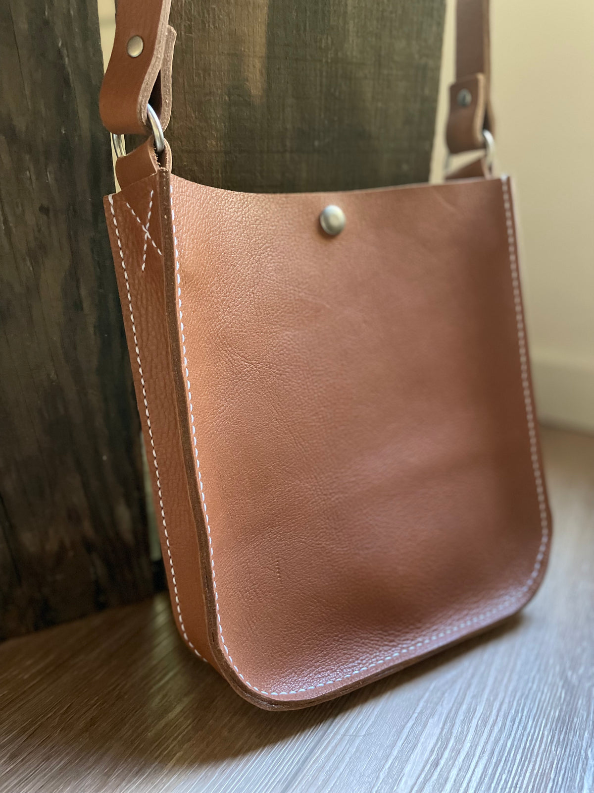 Almost Square Sleek Saddle Bag - Havanna Cigar