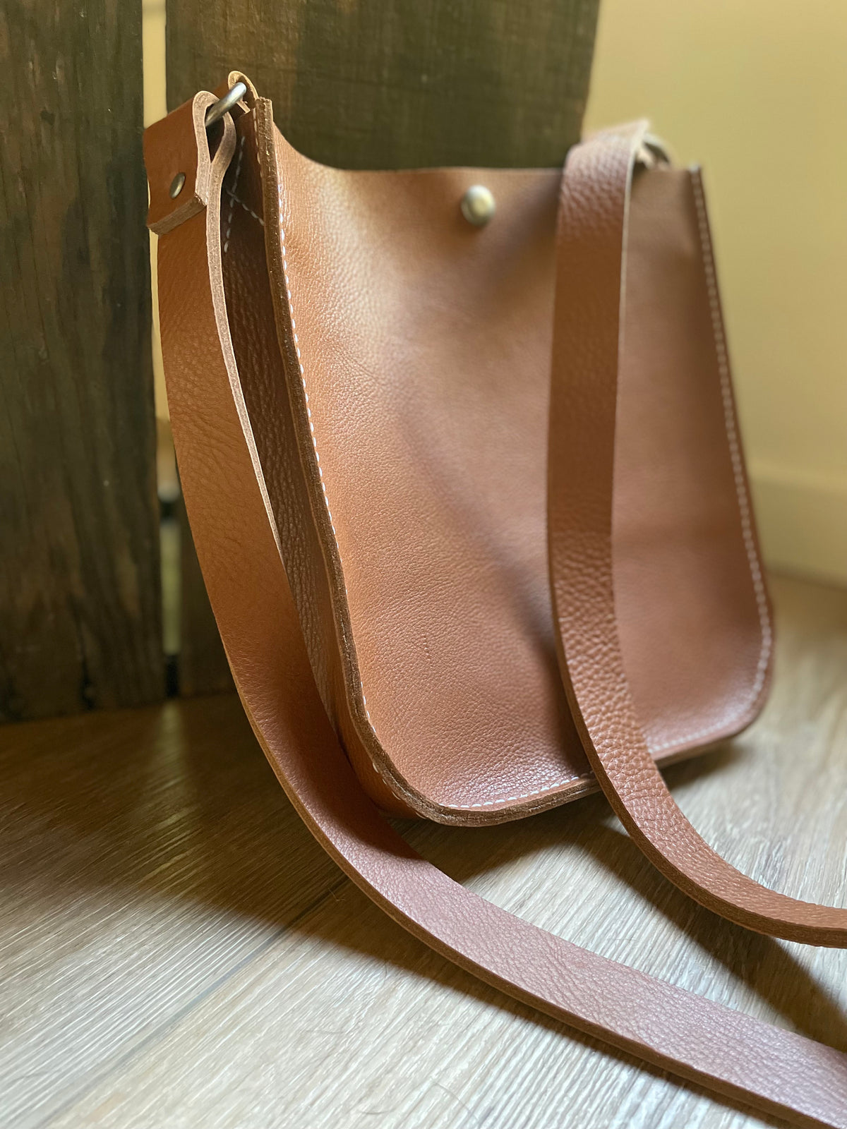 Almost Square Sleek Saddle Bag - Havanna Cigar