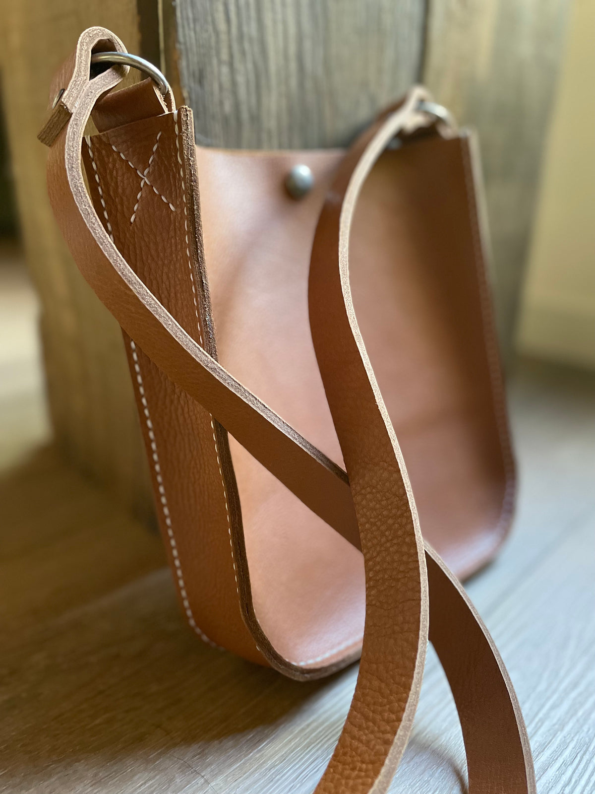 Almost Square Sleek Saddle Bag - Havanna Cigar