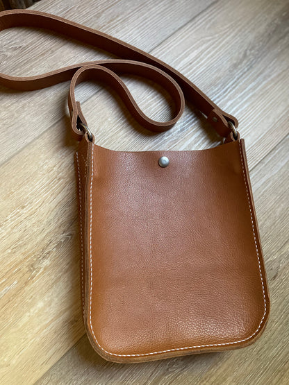 Almost Square Sleek Saddle Bag - Havanna Cigar