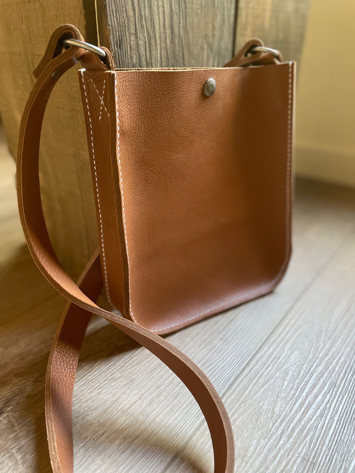 Almost Square Sleek Saddle Bag - Havanna Cigar