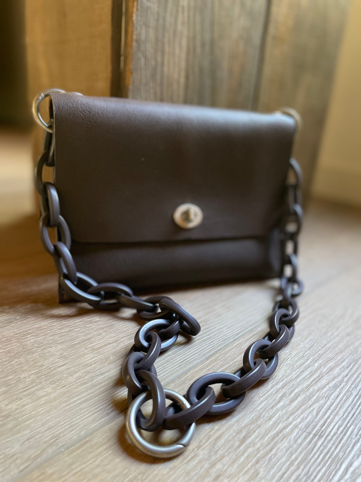 The jbrand Pochette - Chocolate