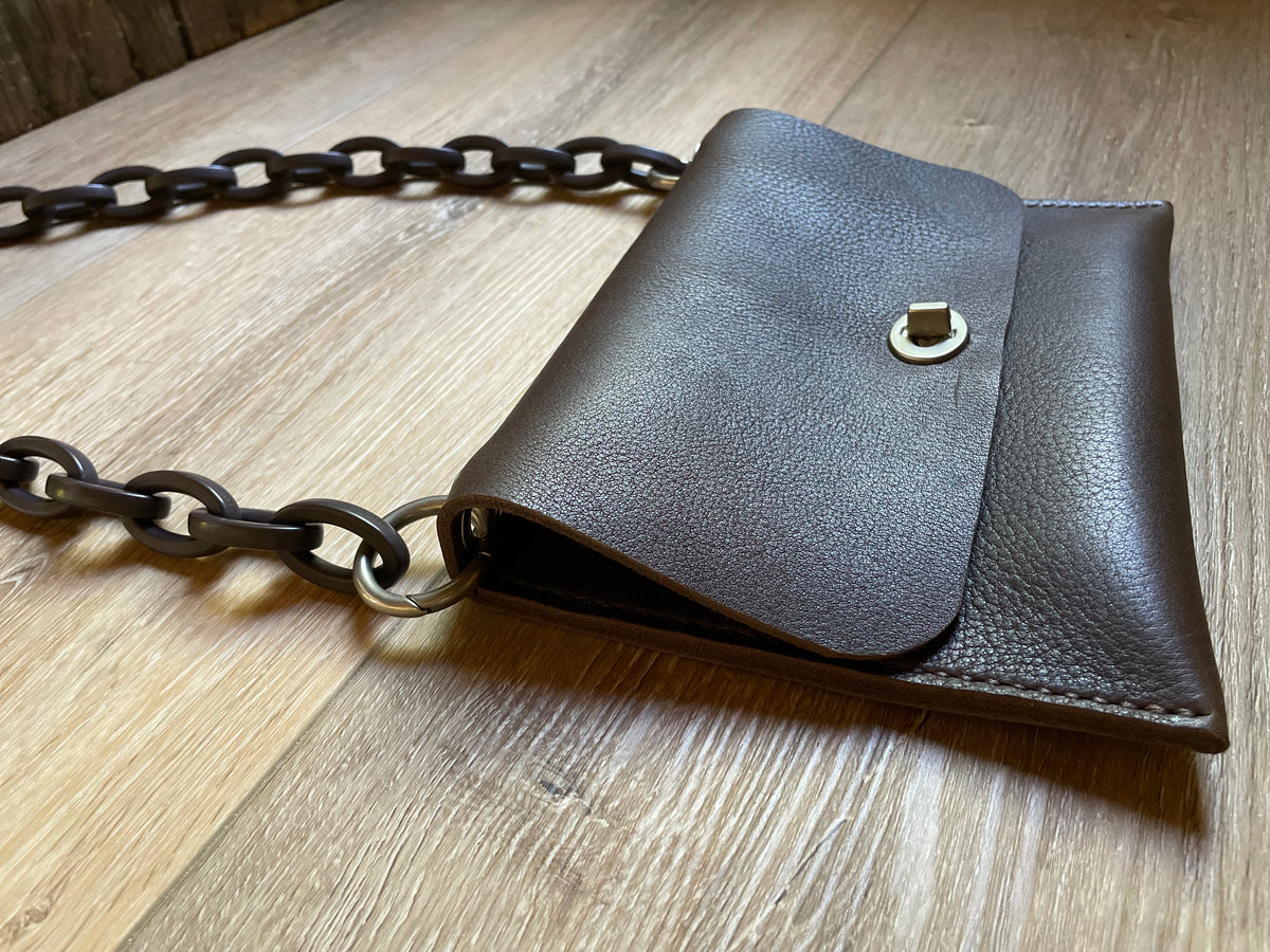 The jbrand Pochette - Chocolate