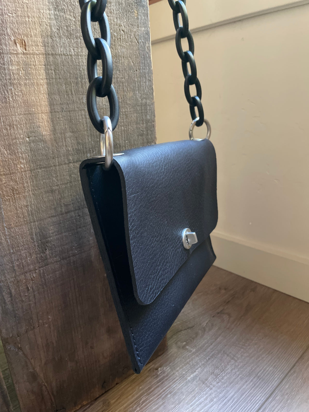 The jbrand Pochette - Black