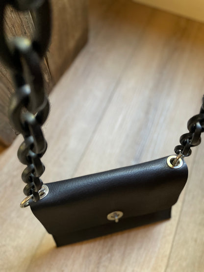 The jbrand Pochette - Black