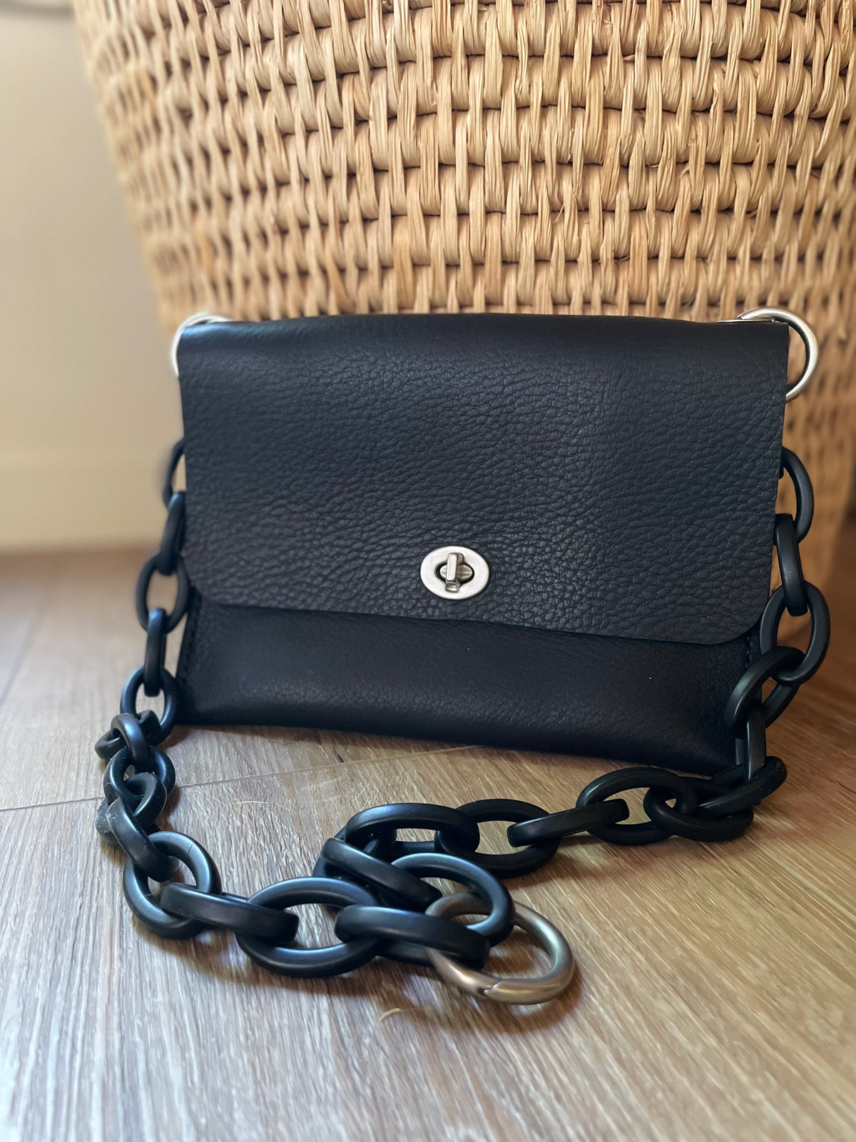 The jbrand Pochette - Black